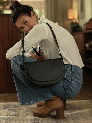 Monk & Anna | Soma half moon bag - black - PU vegan leather Monk & Anna | Soma half moon bag - black - PU vegan leather