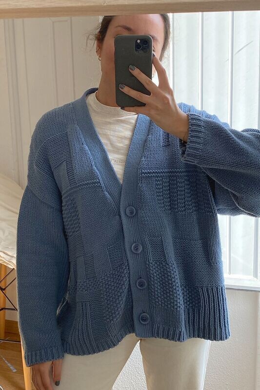 Benedita Formosinho | Constanca Cardigan blue sky - certified GRS recycled cotton - made in Portugal Benedita Formosinho | Constanca Cardigan blue sky - certified GRS recycled cotton - made in Portugal