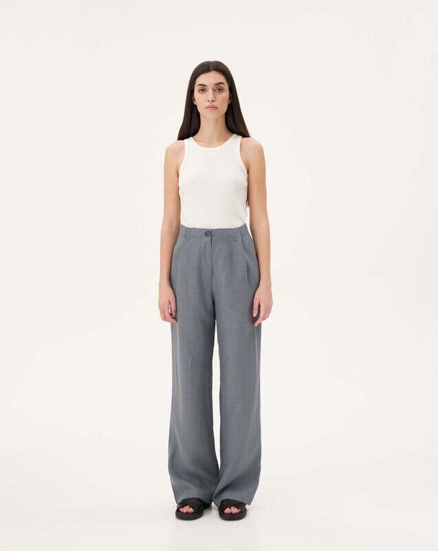 Noyoco | LAST ONE in 40 - Linen pleated trousers foggy blue - 100% linen OEKO-TEX grown in France, woven in Belgium