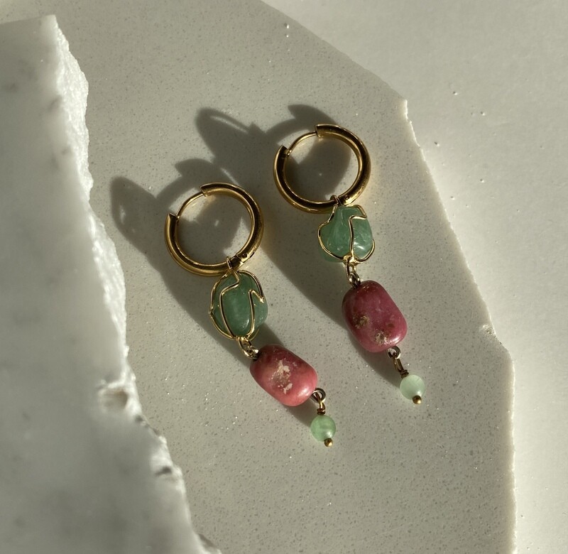 evankrumah | Gold hoops with Aventurine and Rhodonite Stones - handcrafted in Cologne