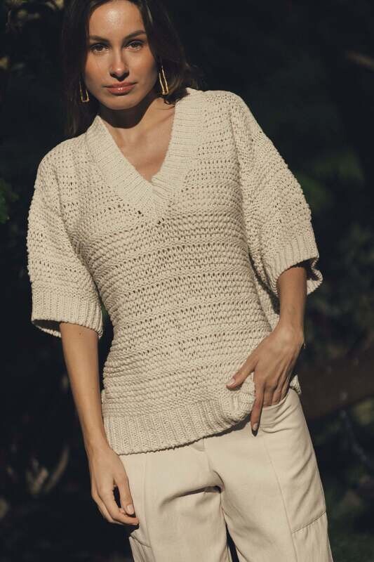 Benedita Formosinho | LAST ONE in M/L - Tulipa knit blouse - 100% recycled fiber - made in Portugal Benedita Formosinho | LAST ONE in M/L - Tulipa knit blouse - 100% recycled fiber - made in Portugal