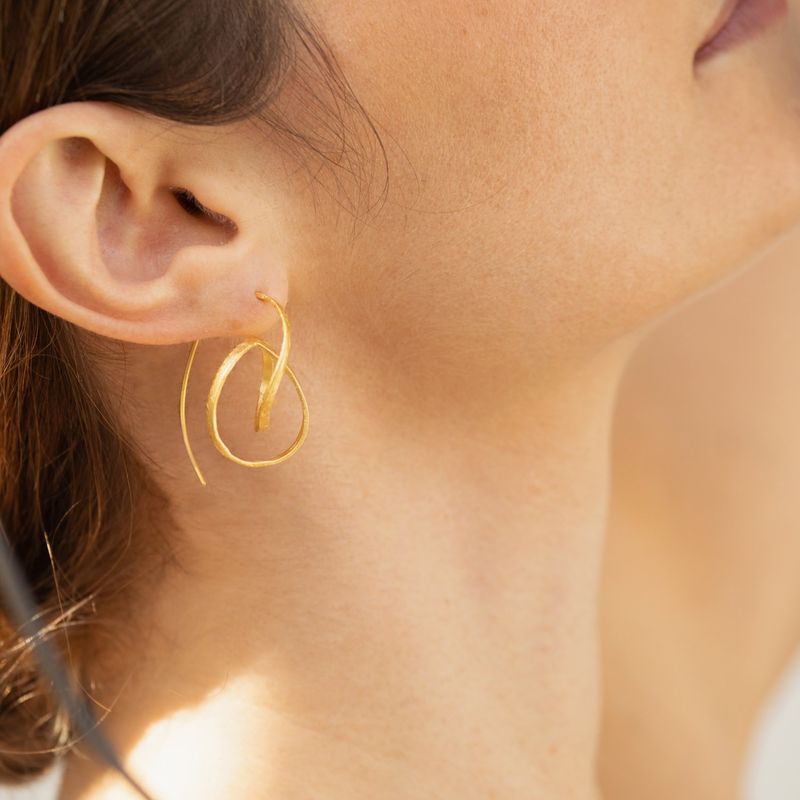Joidart | Medium golden earrings embolic 3cm - 24k matte gold metal - made in Barcelona
