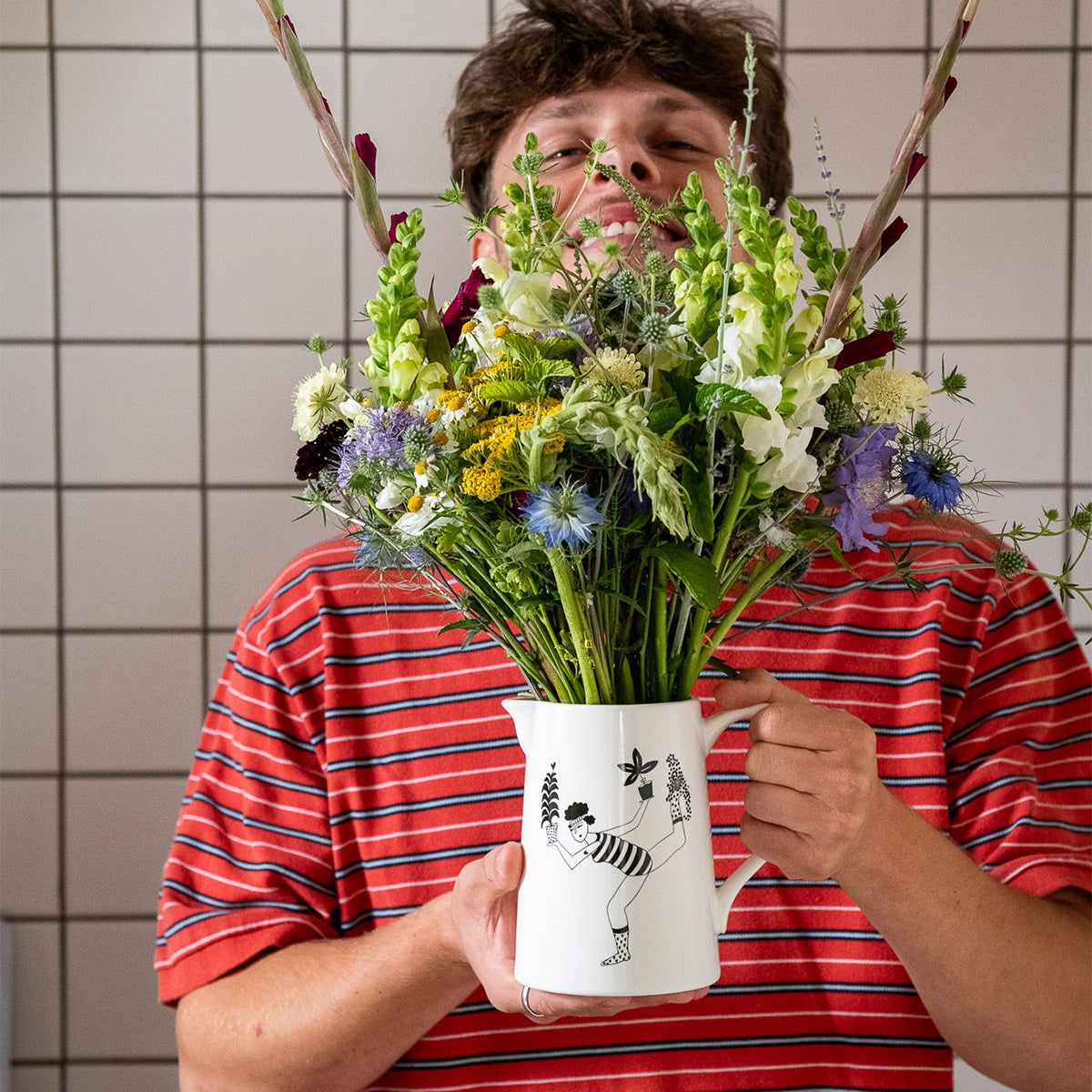 Helen b | Porcelain big jug 14,5cm - balancing with plants - designed in Belgium