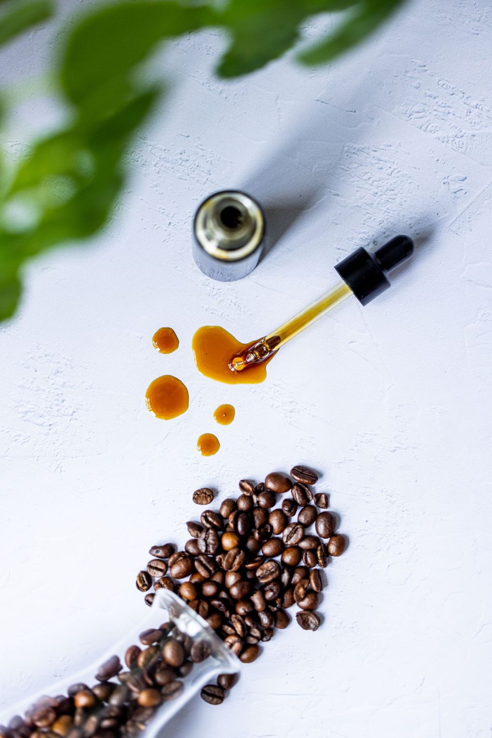 Grums | Restore + Glow coffee oil 30ml reduces dark circles &amp; fine lines - made in Denmark - 100% recycled coffea arabica seed oil