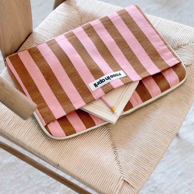 Rose in April | Laptop sleeve Octave 13&quot;/14&quot; 34 x 24cm - Stripes strawberry caramel