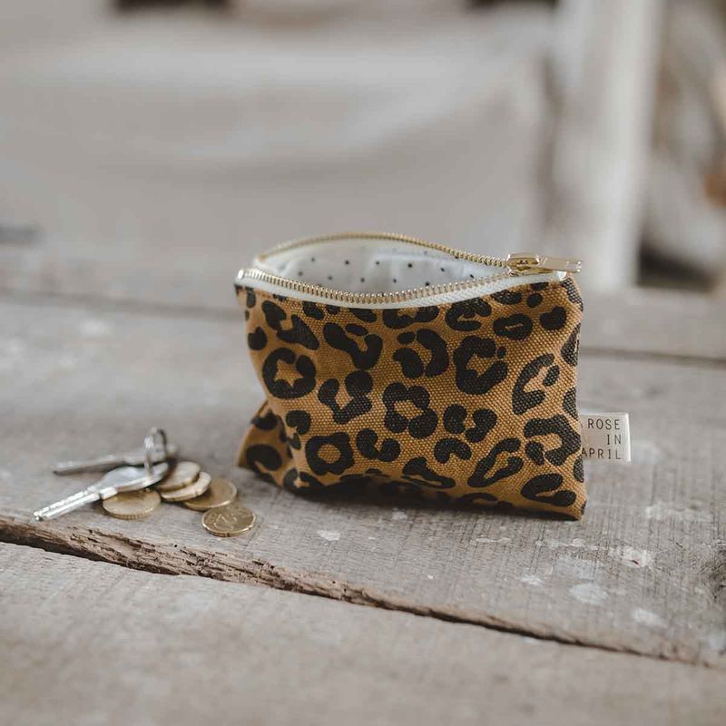 Rose in April | Purse etui 10 x 15cm - Leo brown - made in Portugal