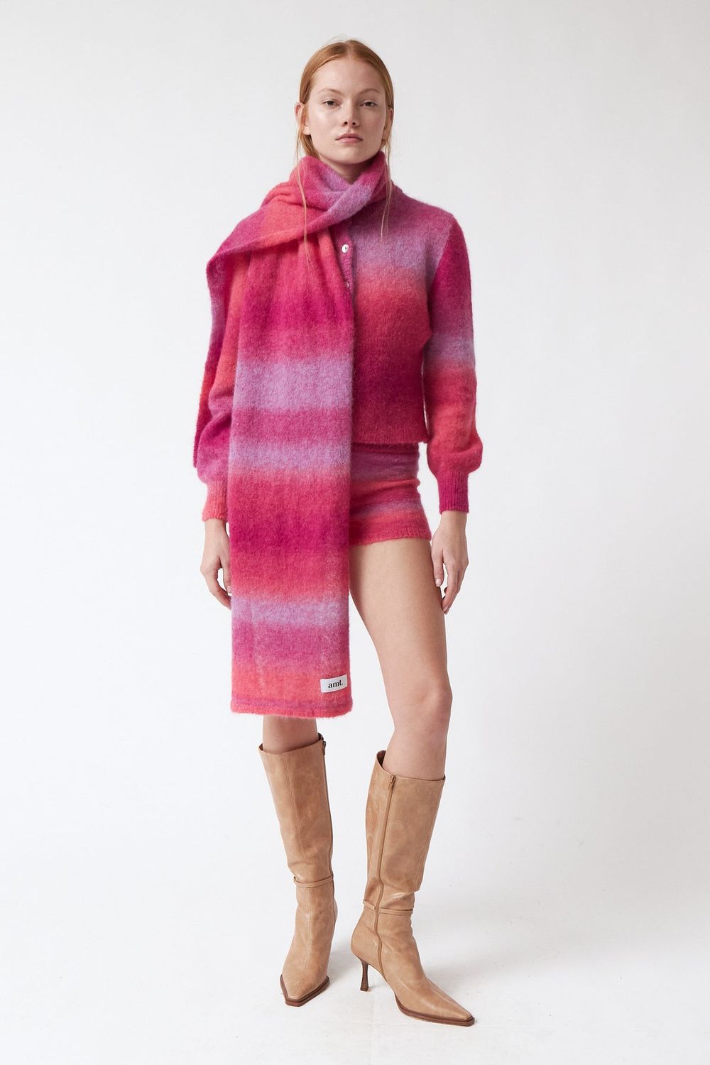 amt. Studio | LAST ONE - Jade scarf pink gradient - fine alpaca wool - made in Barcelona, Spain