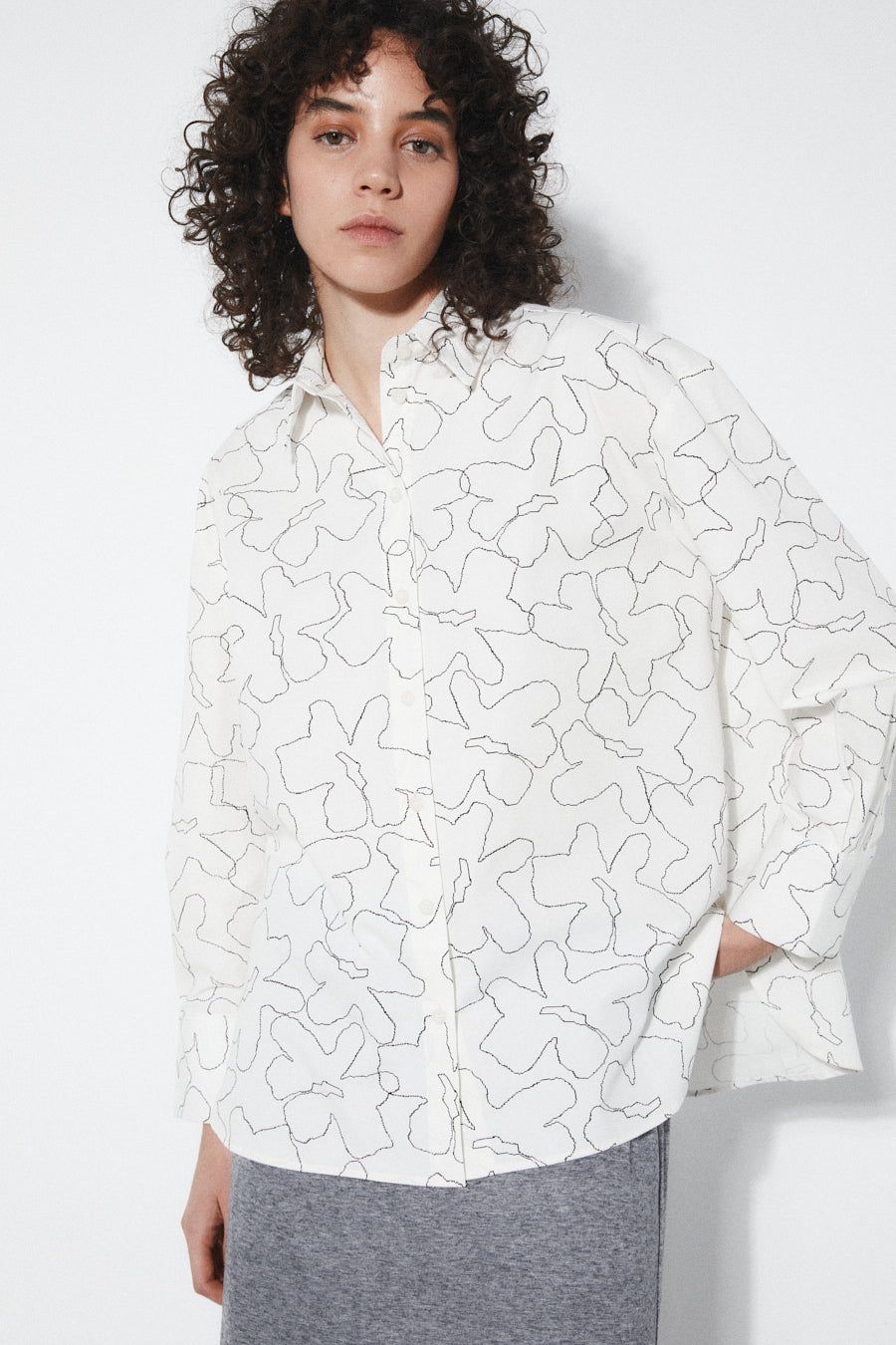 Rita Row | LAST ONE in M - Brit Shirt white flowers - organic cotton - made in Portugal