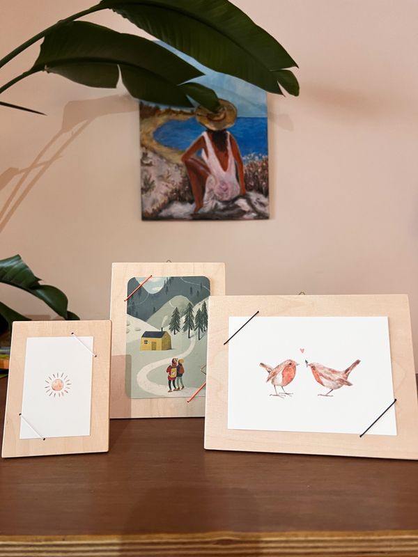 Wooden Frame 15 x 20cm for A6 postcards or photos