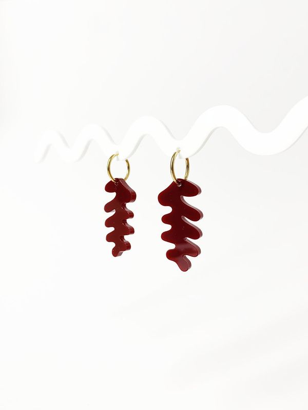 Mimimono | Coral deep burgundy earrings - recycled greencast acrylic - handmade in Amsterdam