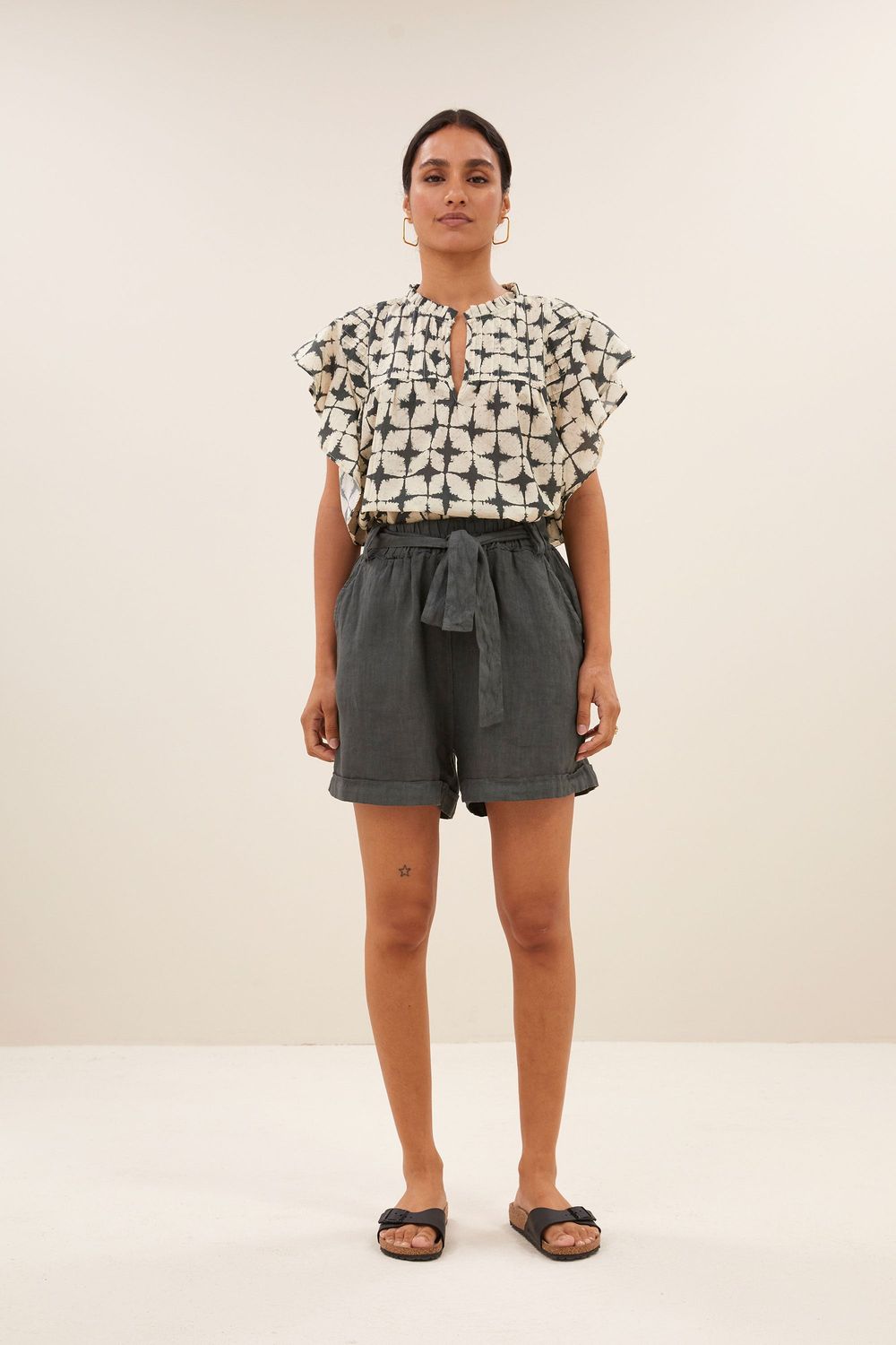 By-Bar| LAST ONE in L - June linen shorts - charcoal grey