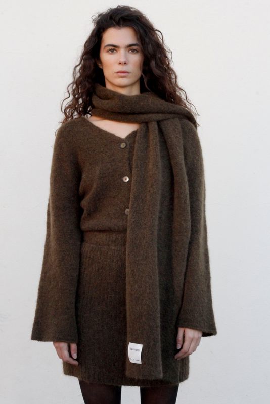 Black to grey | Shore scarf dark moss green - alpaca wool mix - made in Barcelona