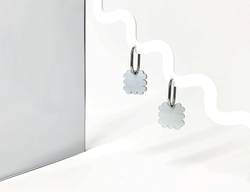 Mimimono | Silver hoops matte silver clover - recycled greencast acrylic - handmade in Amsterdam