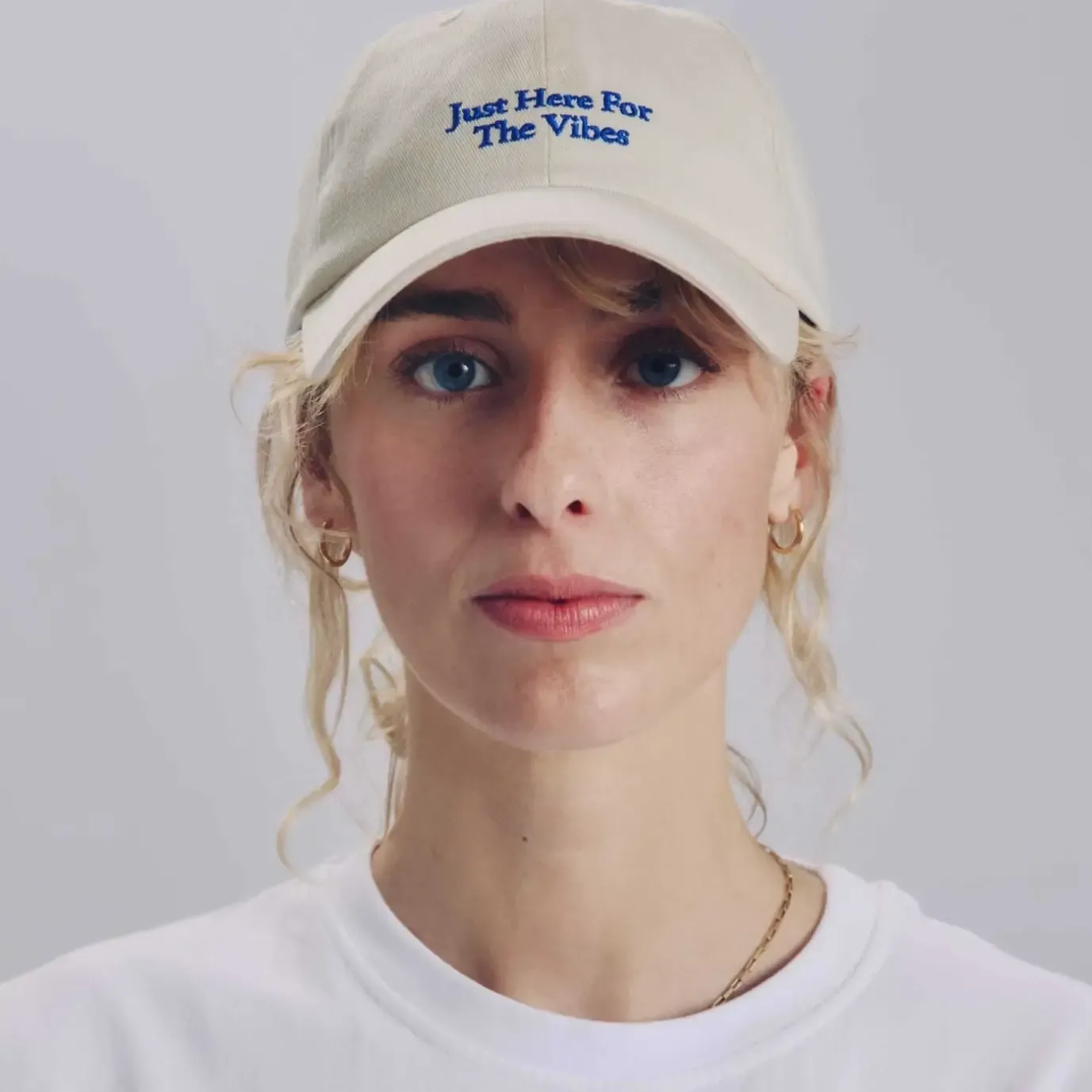 Thinking Mu | Just here for the vibes cap beige blue - made in Portugal