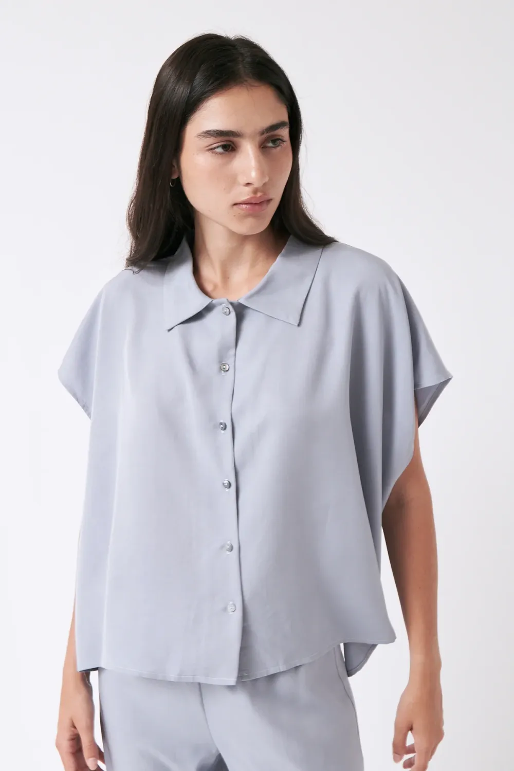 amt. Studio | Lliri Shirt light blue - tencel - made in Spain