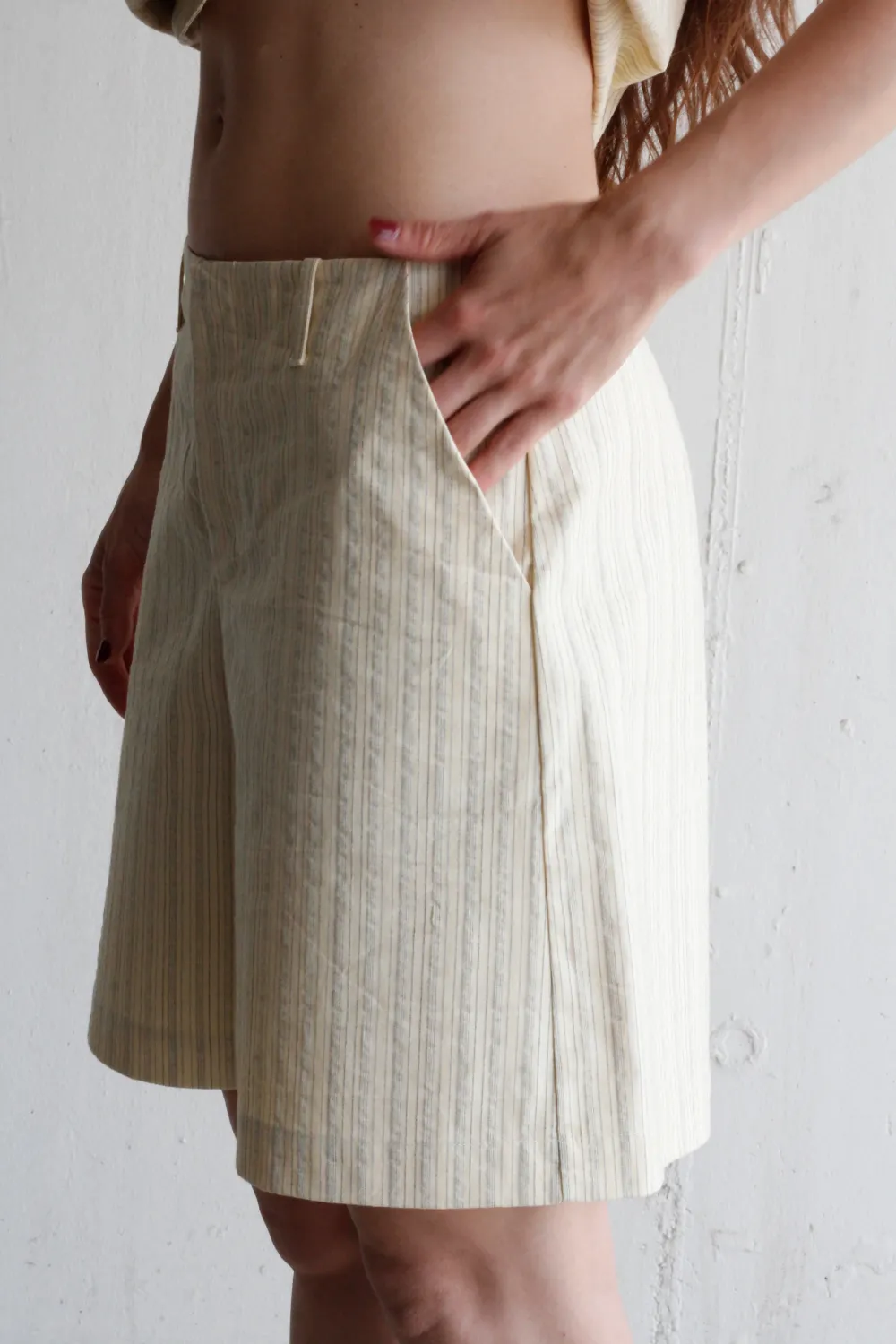 black to grey | Stage shorts butter yellow grey stripes - organic cotton - made in Spain