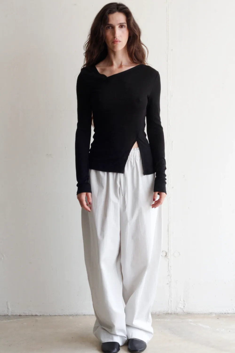 black to grey | Main asymmetric top black - tencel &amp; linen - made in Spain