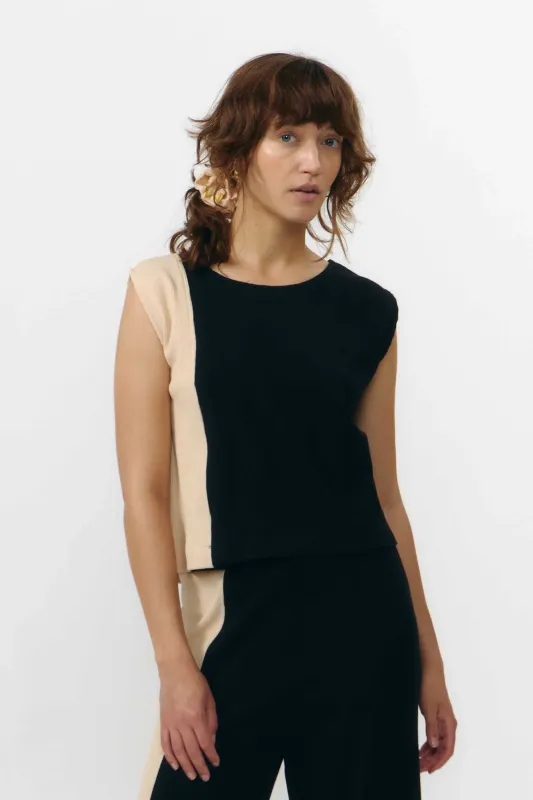 Suite13 | Valtea waffle top bicolor black and cream - organic cotton