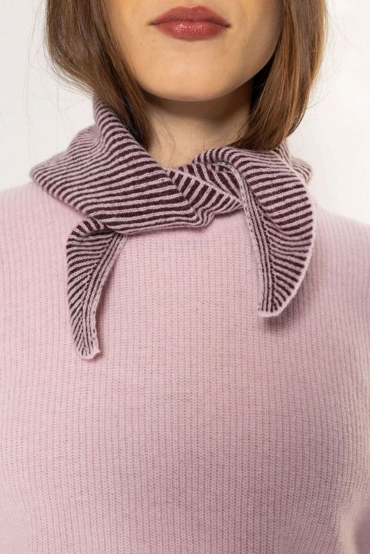 Woolish | Nala wool triangle scarf pink wine - 100% wool - knitted in Lithuania