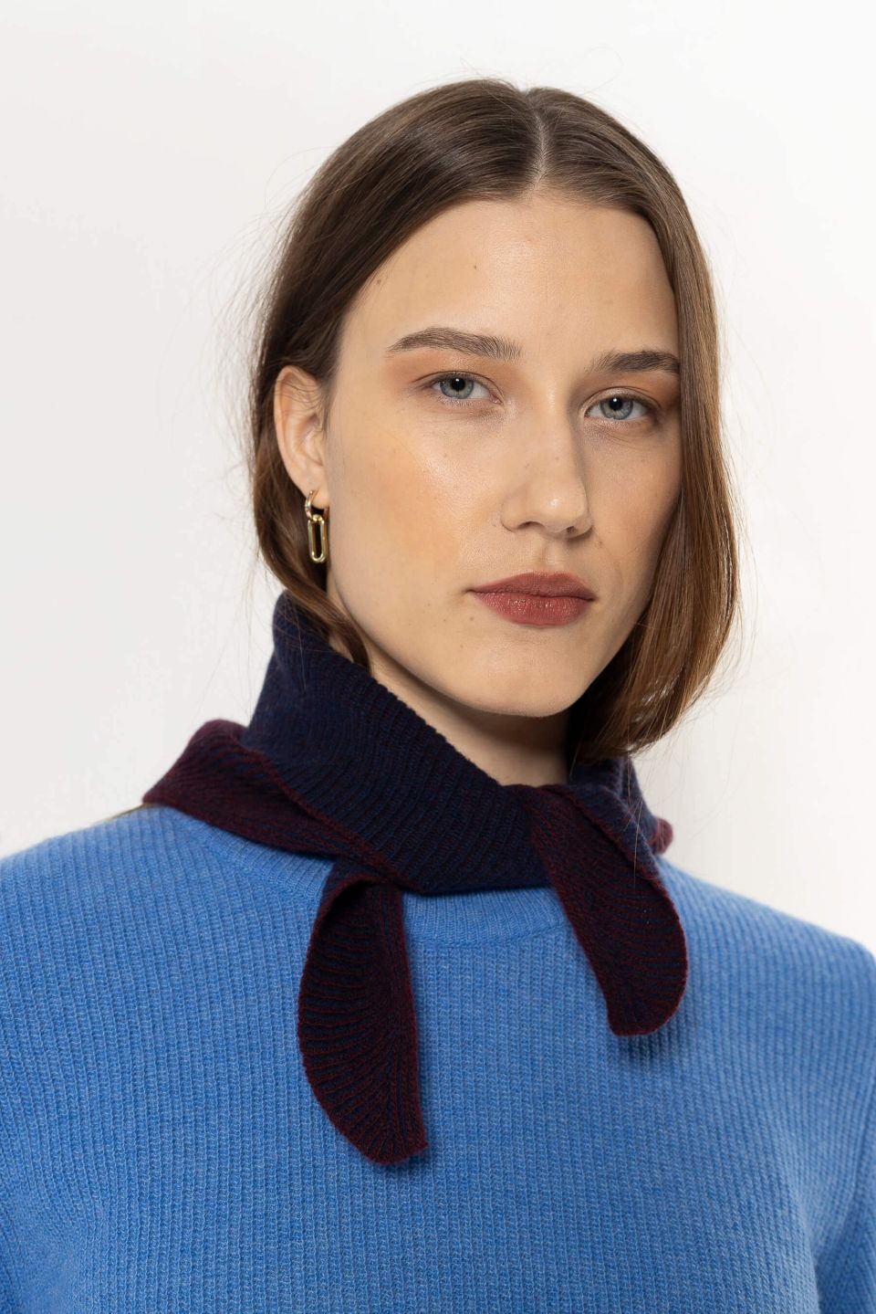 Woolish | Nala wool triangle scarf wine navy blue - 100% wool - knitted in Lithuania