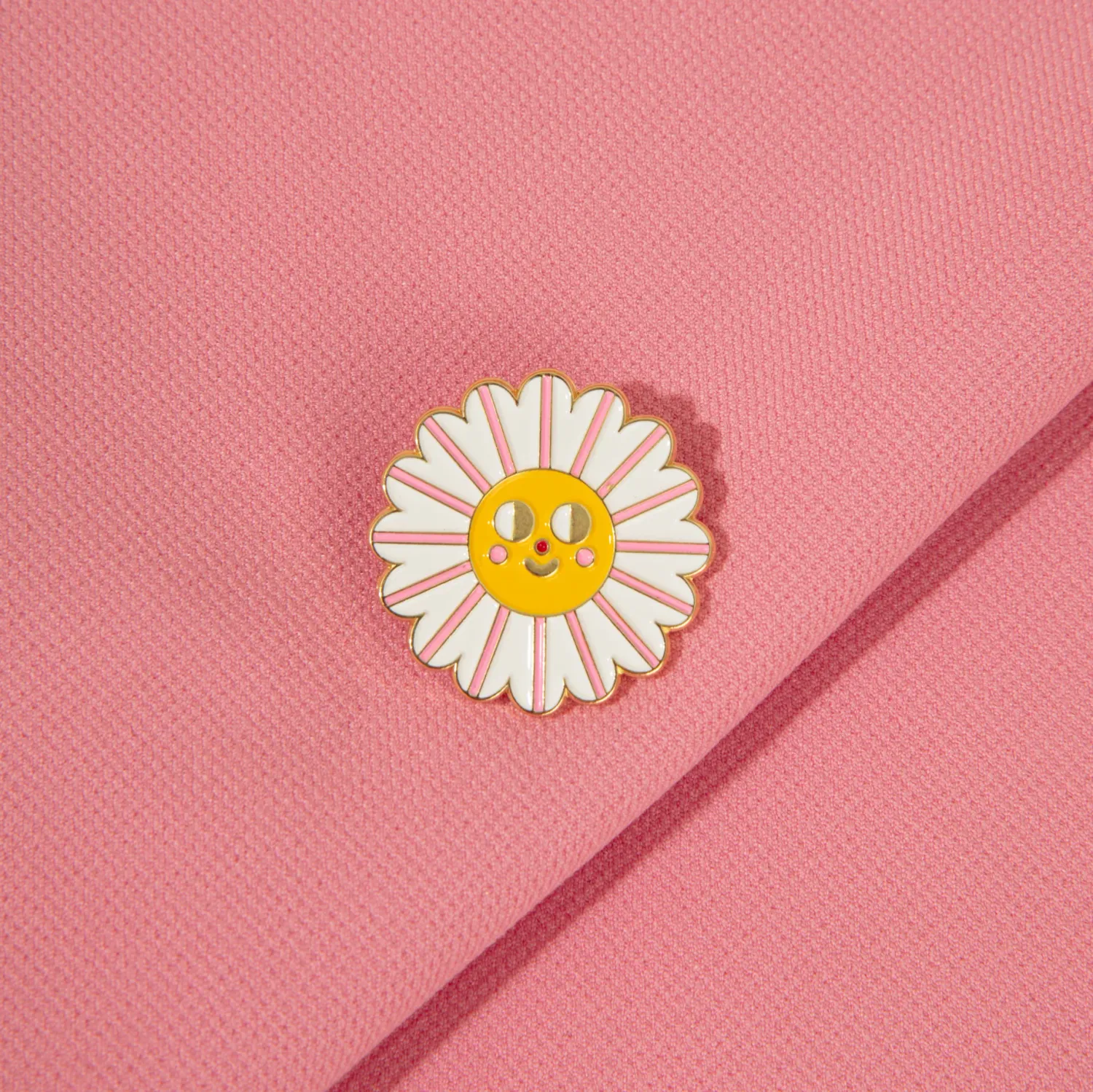 Ana Seixas | Enamel pin daisy flower - different designs available