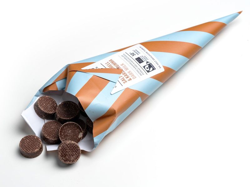 Malmö Chokladfabrik | Organic chocolate cone - salt caramel &amp; cardamon - fairtrade certified cocoa - different flavors available