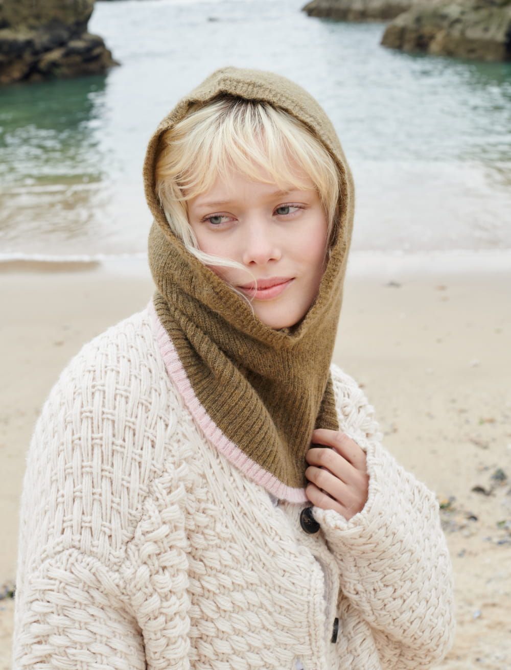 Maradji | Alpaca hood balaclava olive &amp; pink - knitted in Italy