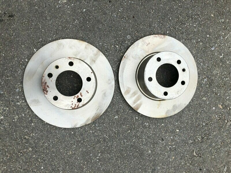 BMW E28 520i 2 Bremsscheiben Vorne