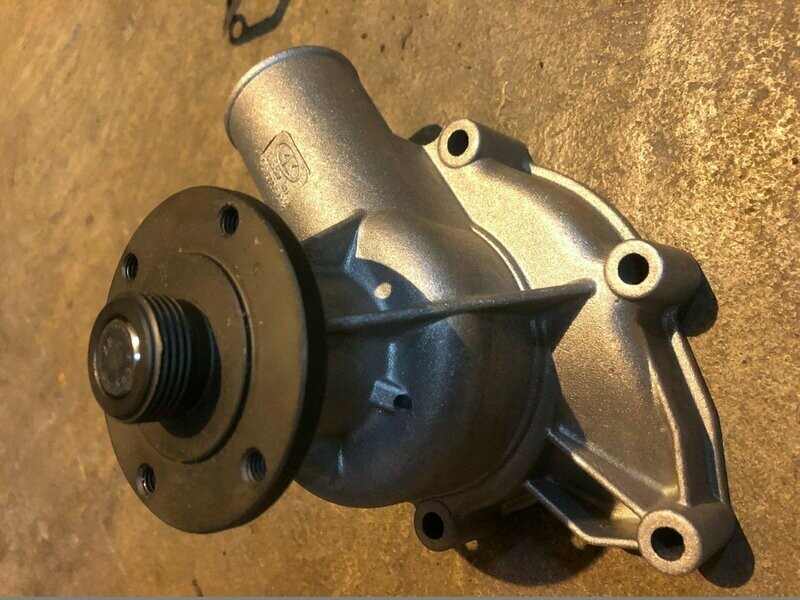 Wasserpumpe  BMW 535i 735i usw. 5er 6er 7er E23 E28 E32 E34 M30