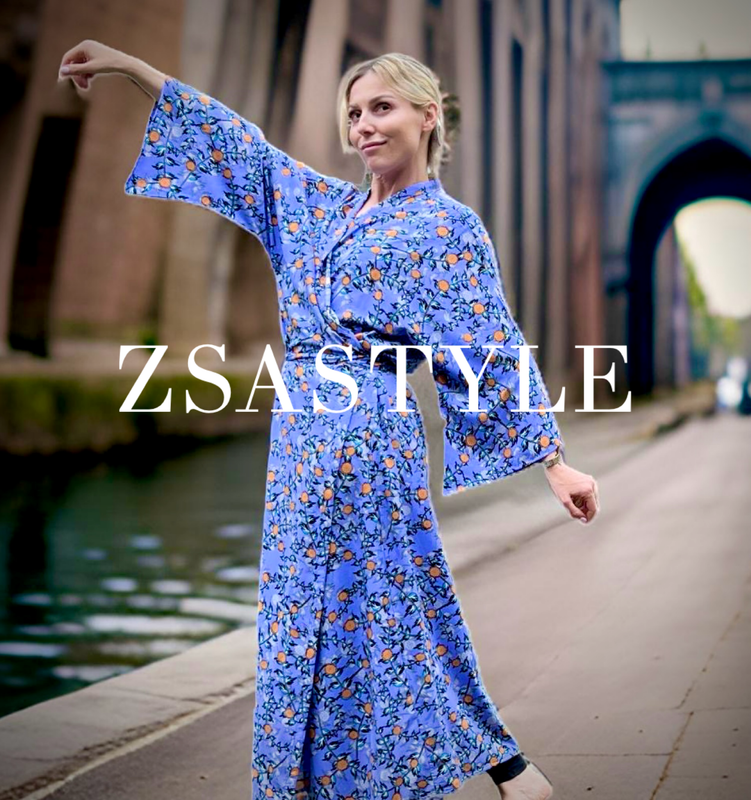 Blue blossoms kimono 