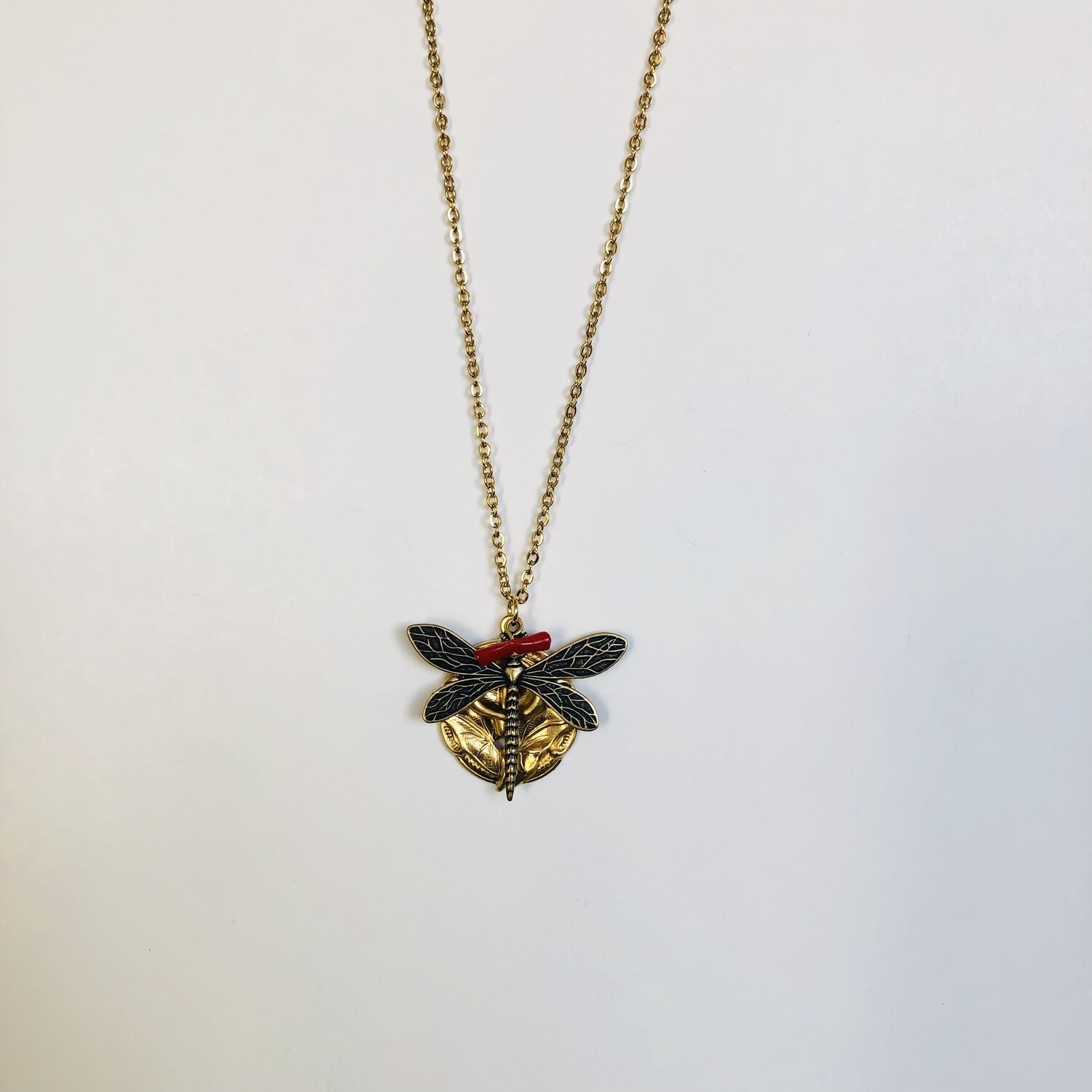 Diego Lily &amp; dragonfly necklace