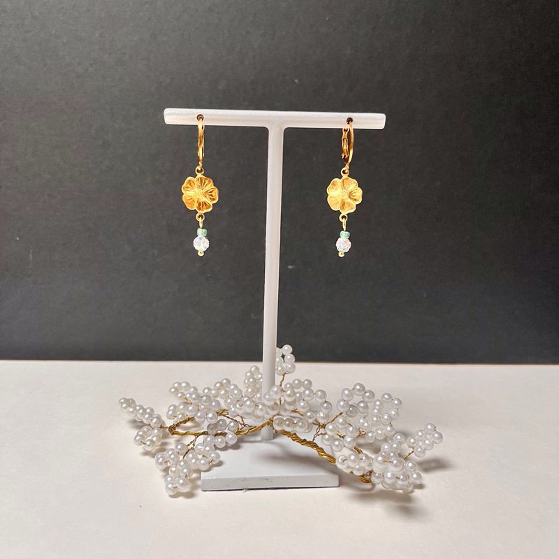 Lucky flower sparkle earrings