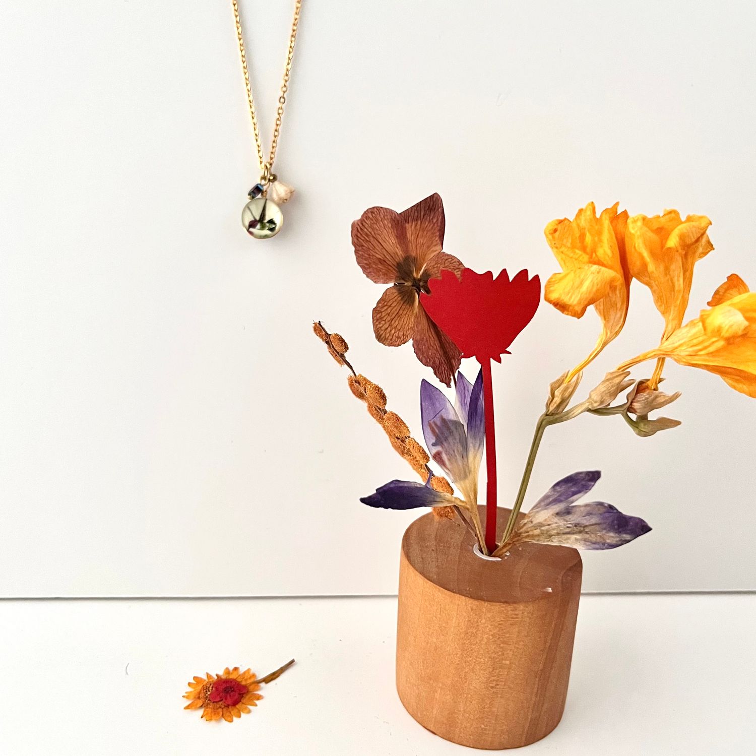 Hummingbird, flower &amp; heart necklace