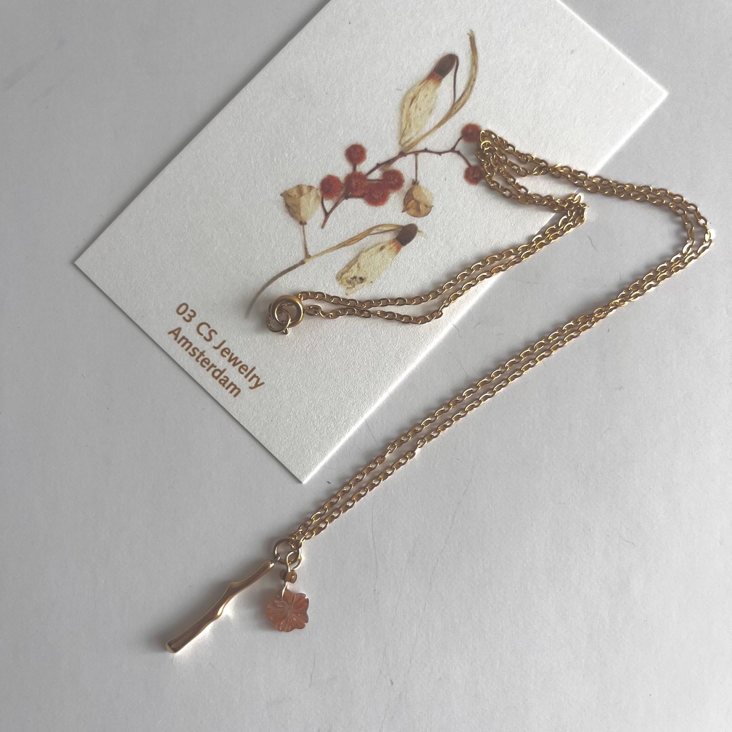 Twig/ takje &amp; mother of pearl flower necklace