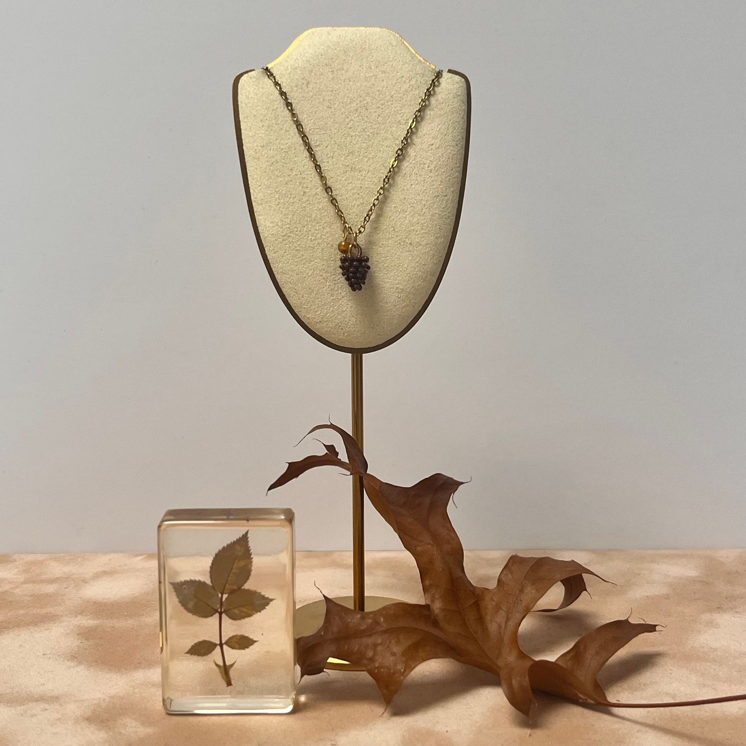 dennenappeltje/ pinecone necklace