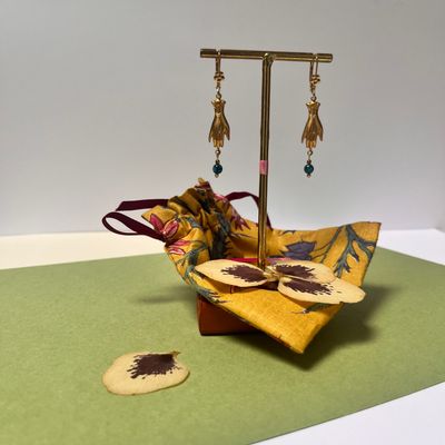 Helping hand earrings