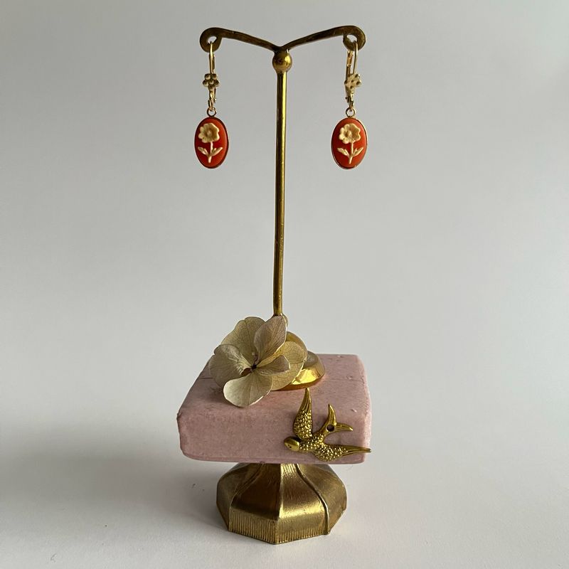 Daisy coral cameo earrings