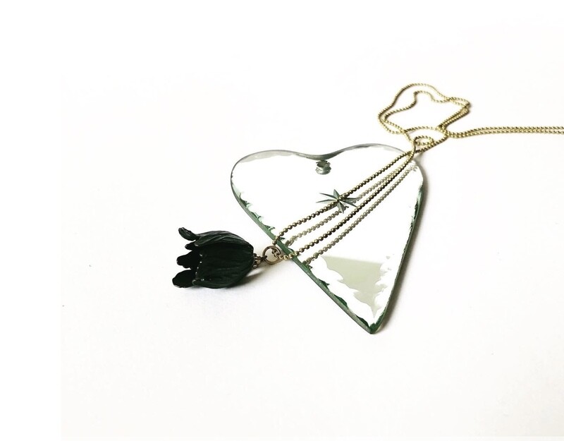 Black tulip ballchain