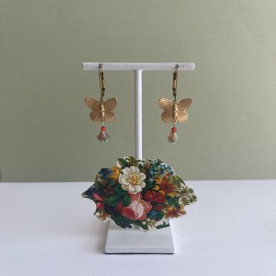 Butterfly mother of pearl flower cup earrings