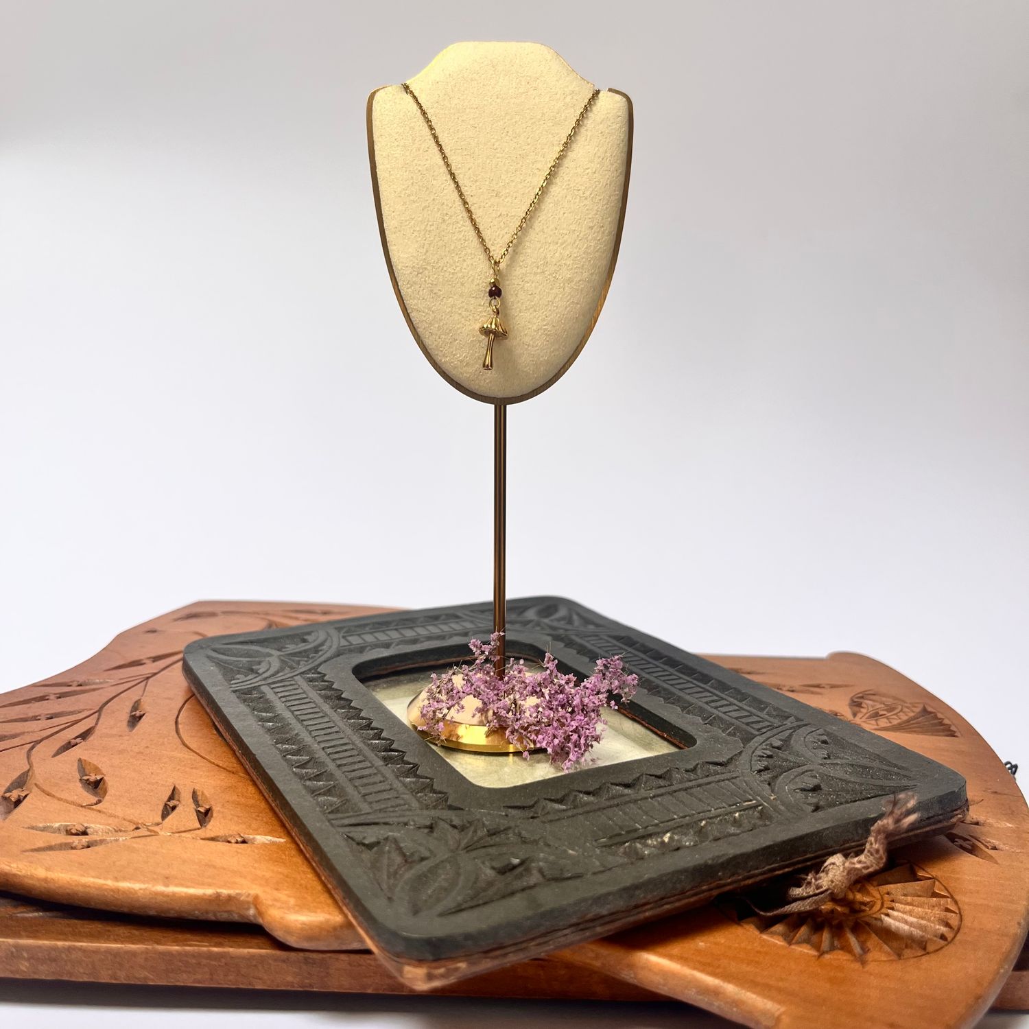 Petit mushroom necklace