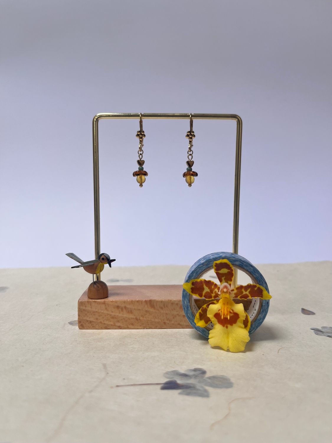 Flower cup &amp; petit heart earrings