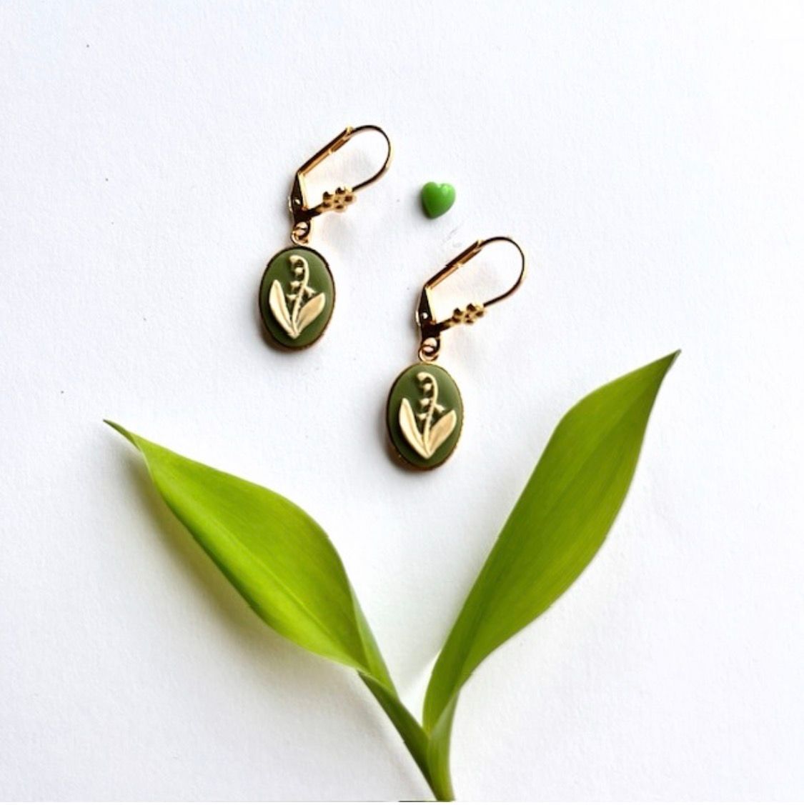 Cameo lily of the valley meadow green earrings