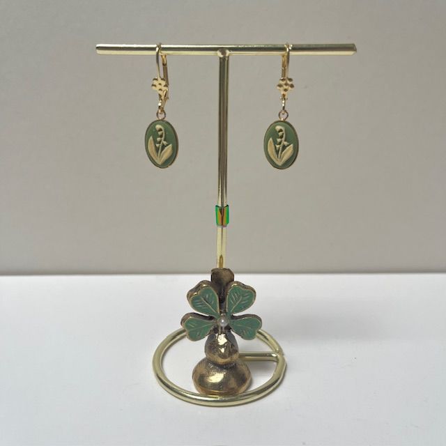 Cameo lily of the valley meadow green earrings