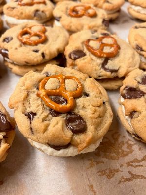 Pretzel-Chocolate Chip Cookie Sandwich