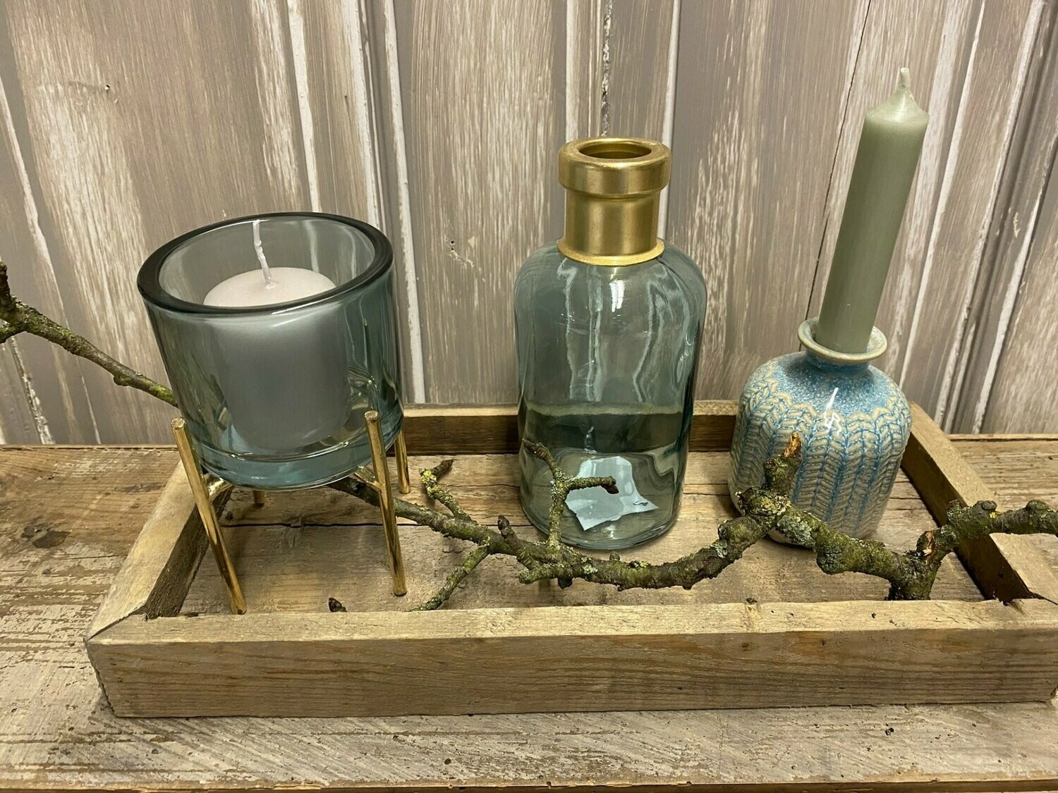 Tablett mit Vasen, Windlicht und Kerze, blau / türkis mit gold