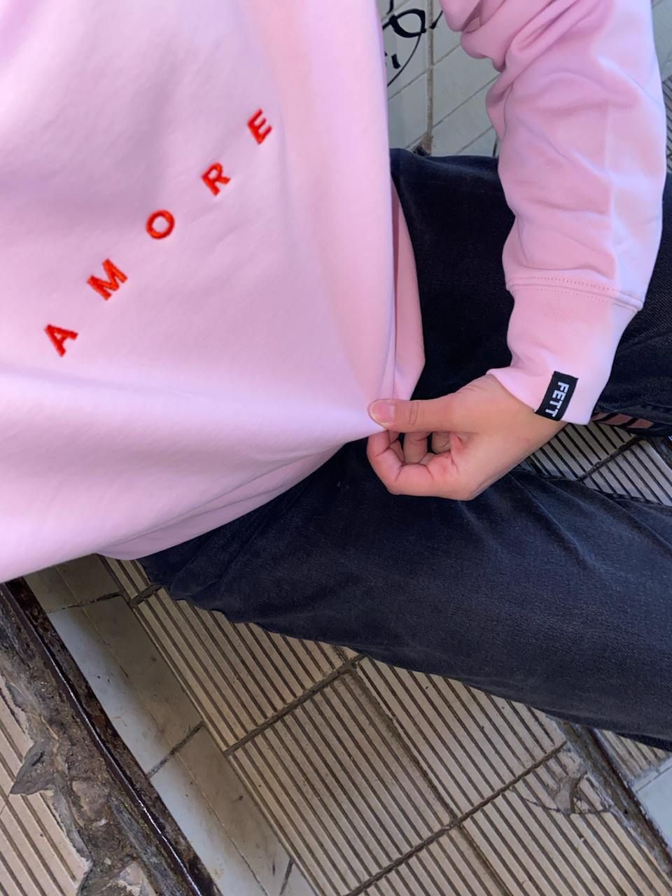 AMORE SWEATER M