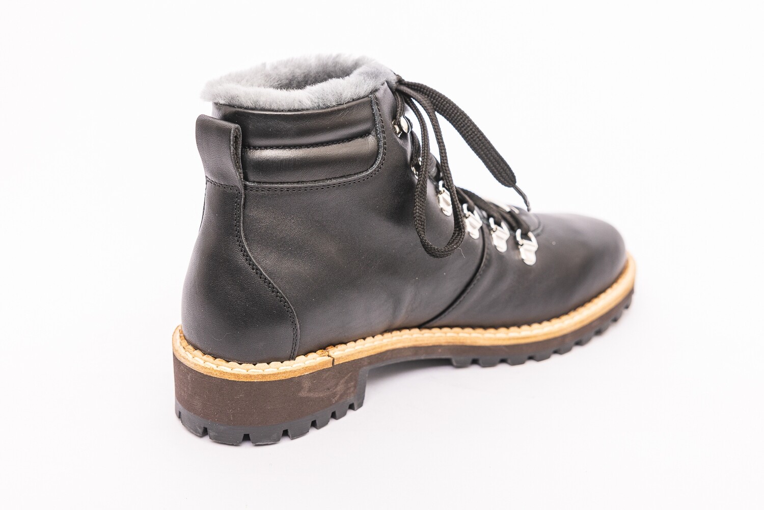 Lienhard Schnürboots