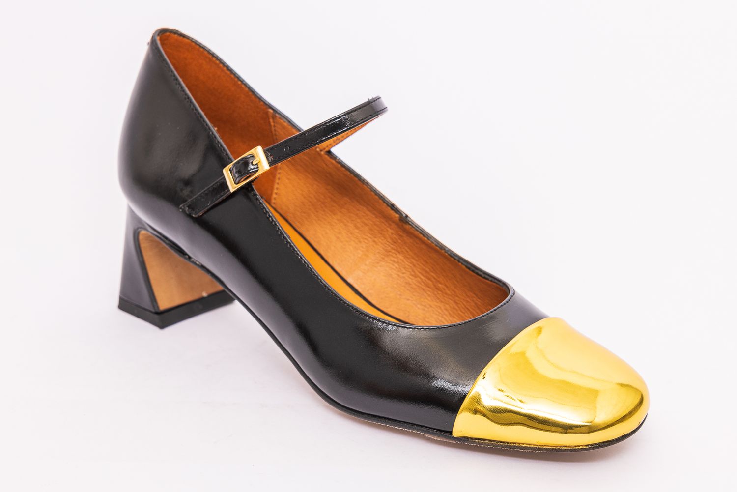 Angel Alarcon Pumps