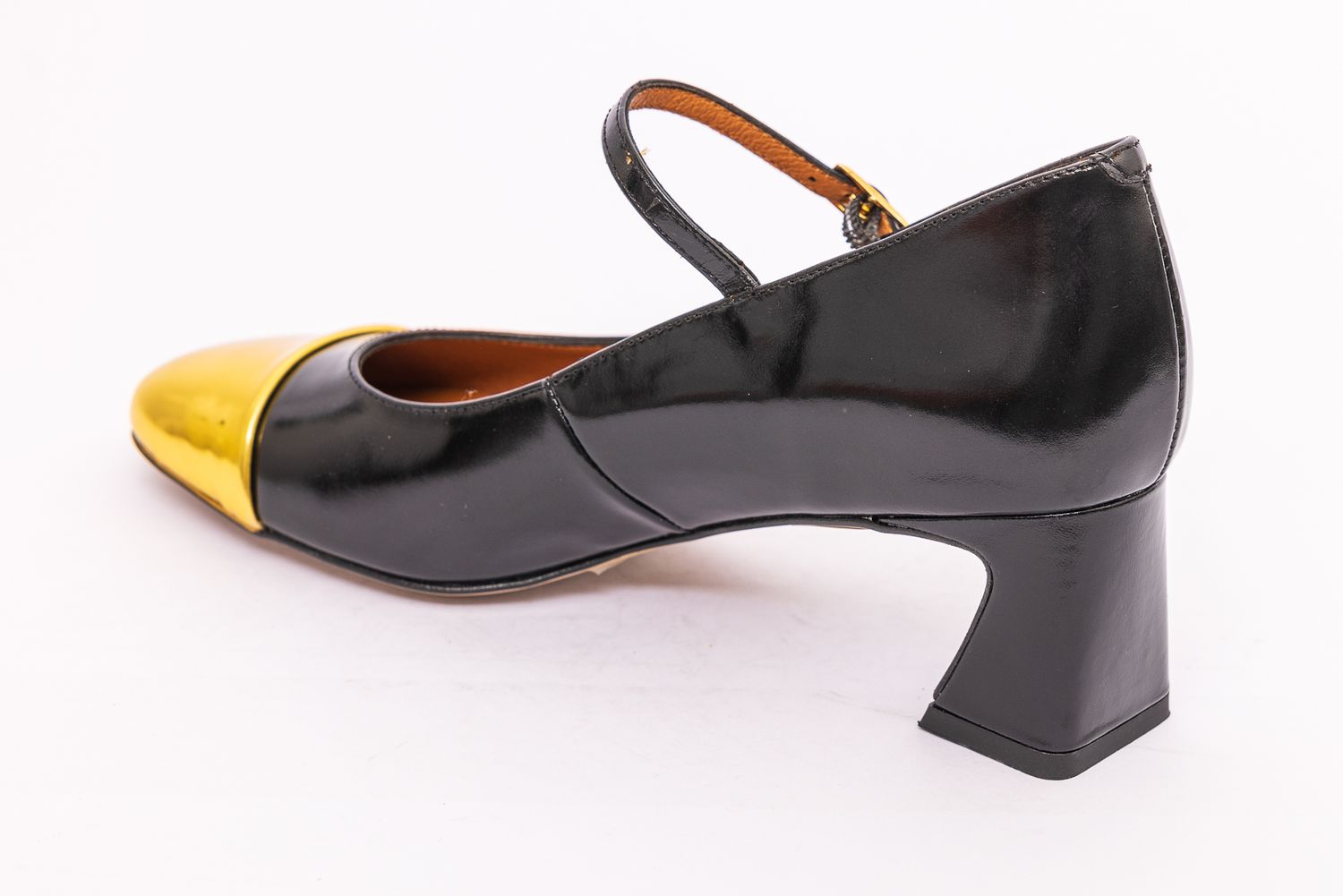 Angel Alarcon Pumps