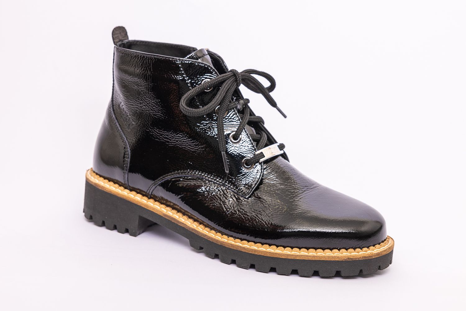 Lienhard Schnürboots